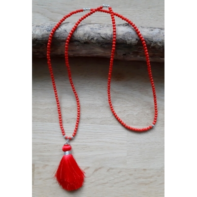 lange ketting rood met kwast lange ketting rood met kwast
